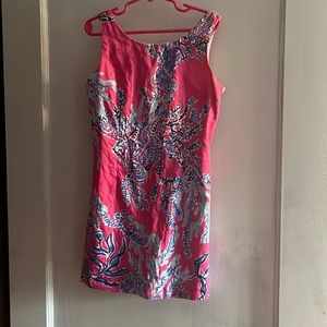 Lilly Pulitzer shift dress. Back zip